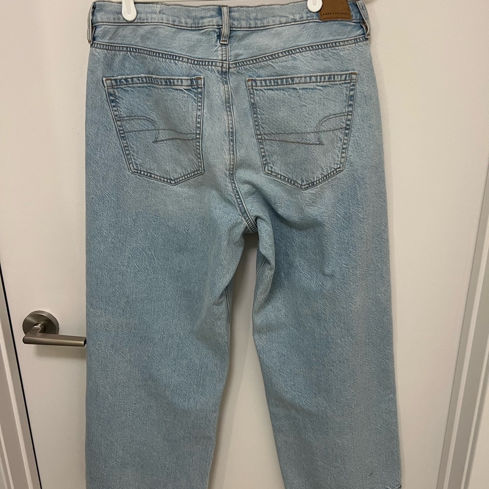 American Eagle Outfitters Women's 90's wide leg jeans w/ comfort stretch waist - Picture 2 of 6